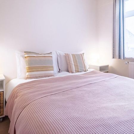 Flat With Balcony Near Bull Statue In Kadikoy Leilighet Istanbul Eksteriør bilde