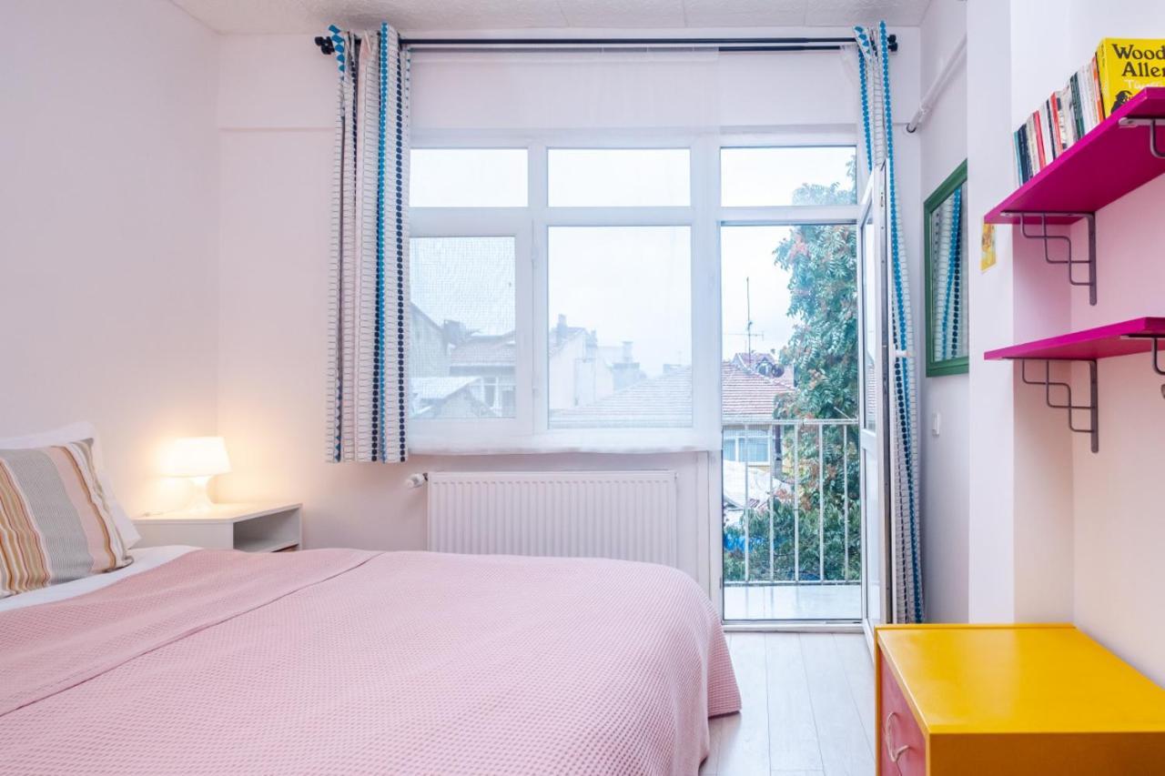 Flat With Balcony Near Bull Statue In Kadikoy Leilighet Istanbul Eksteriør bilde