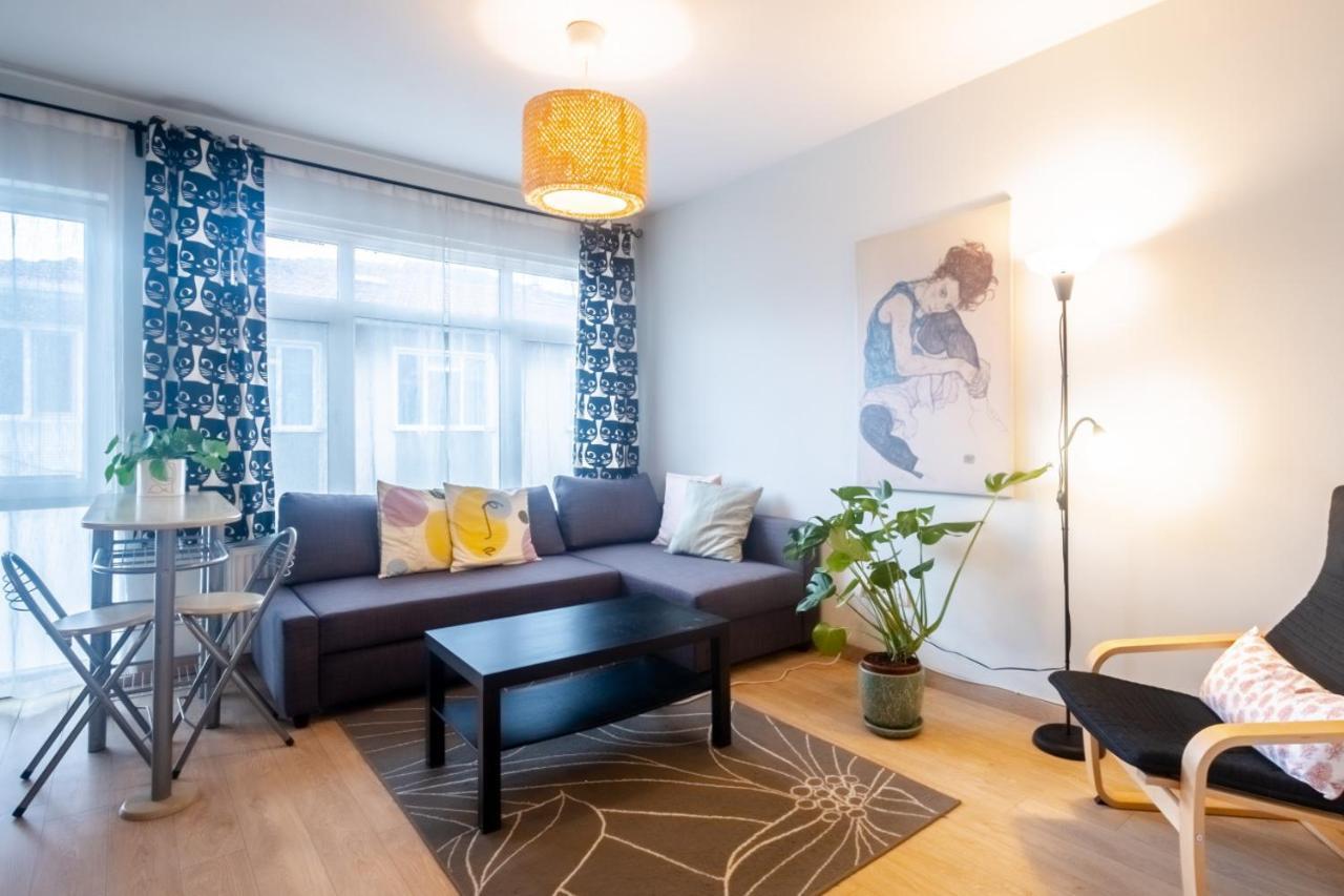 Flat With Balcony Near Bull Statue In Kadikoy Leilighet Istanbul Eksteriør bilde